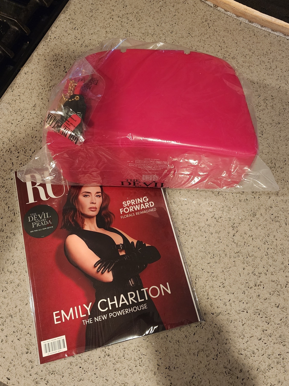 Devil Wears Prada Popcorn Bucket W Charm And Runway Magazine Combo - Picture 2 of 5